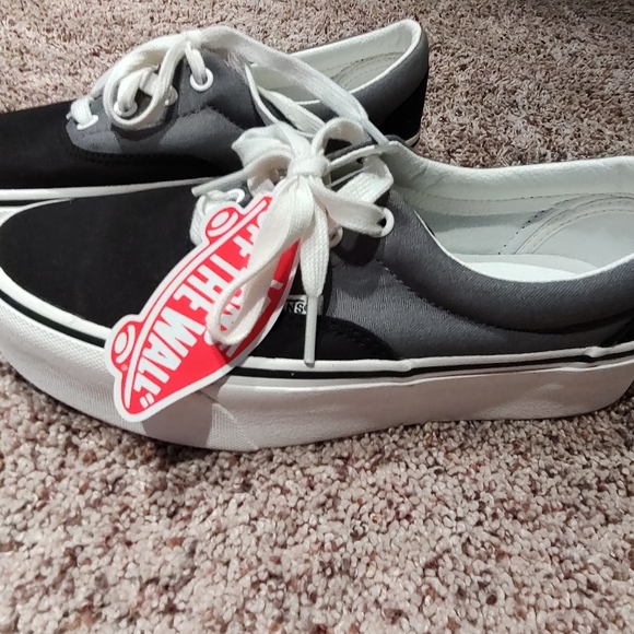 New Vans Era Platform (2-Tone) Low Top Sneakers, M 5.5 W 7  Black and grey - Picture 2 of 8